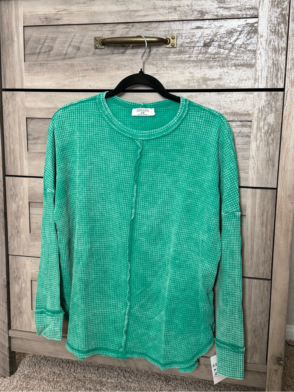 Zenana Women’s Kelly Green Waffle Knit Crewneck Long Sleeve Top